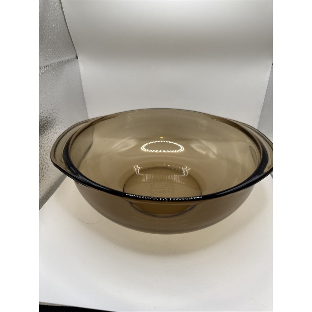 Vintage Pyrex Amber Serving Bowl 024 Handles‎ 8.5in Diameter 2 Quarts Kitchen
